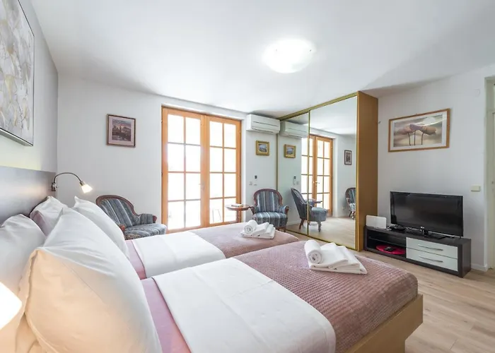 Sunshine Place Apartments