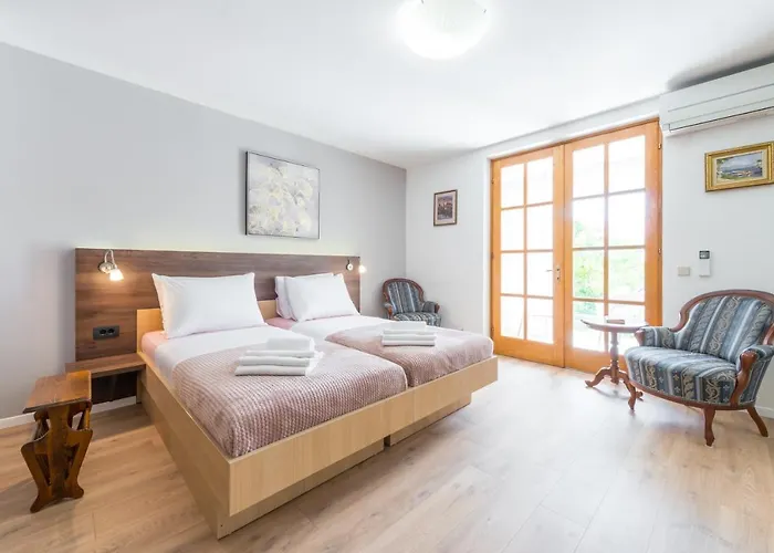 Sunshine Place Apartments