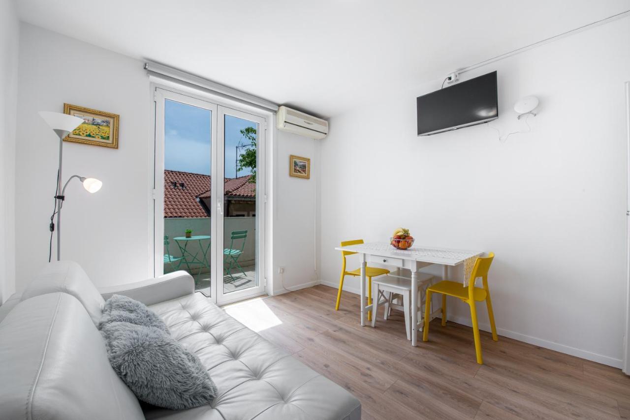 Sunshine Place Apartment *